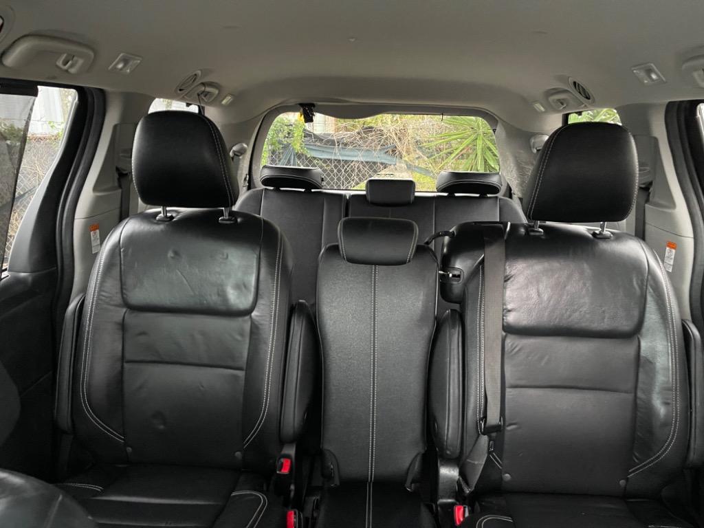 2018 Toyota Sienna SE photo 6