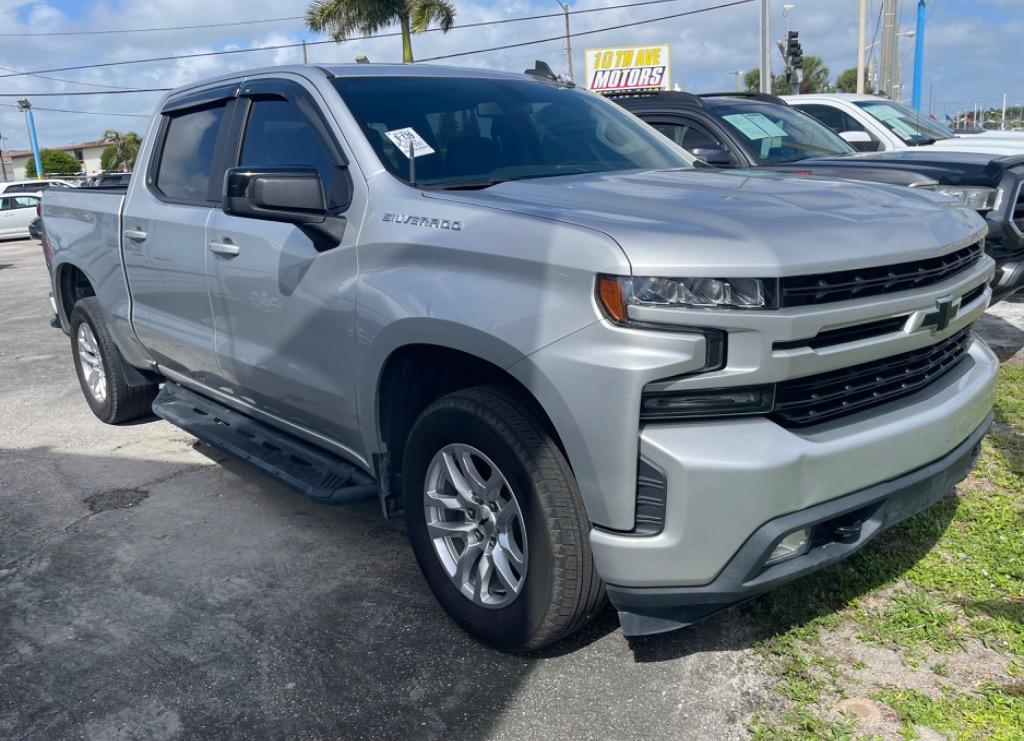 2019 Chevrolet Silverado 1500 RST photo 2