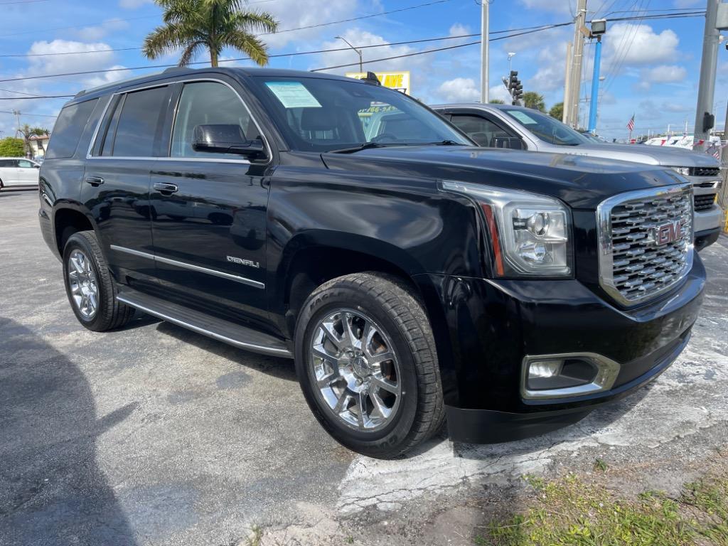 2018 GMC Yukon Denali photo 2