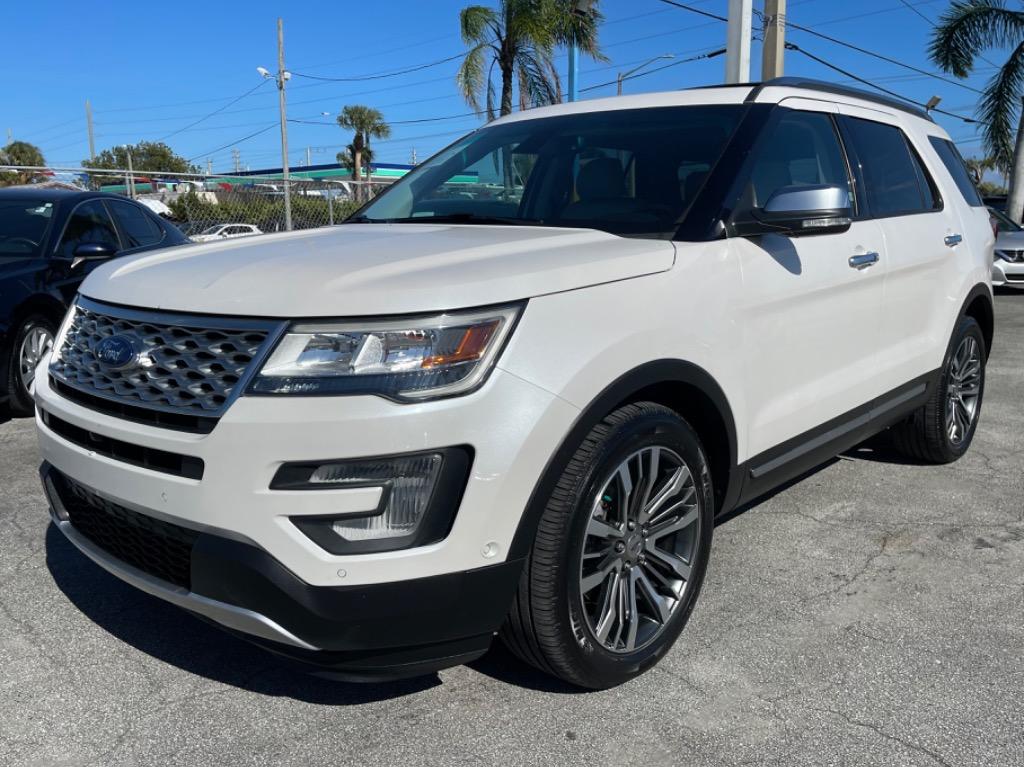 Ford Explorer's photo