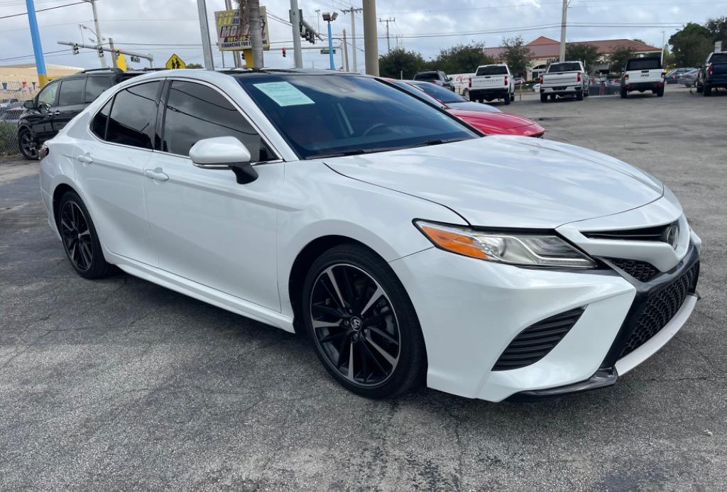 2020 Toyota Camry XSE photo 2