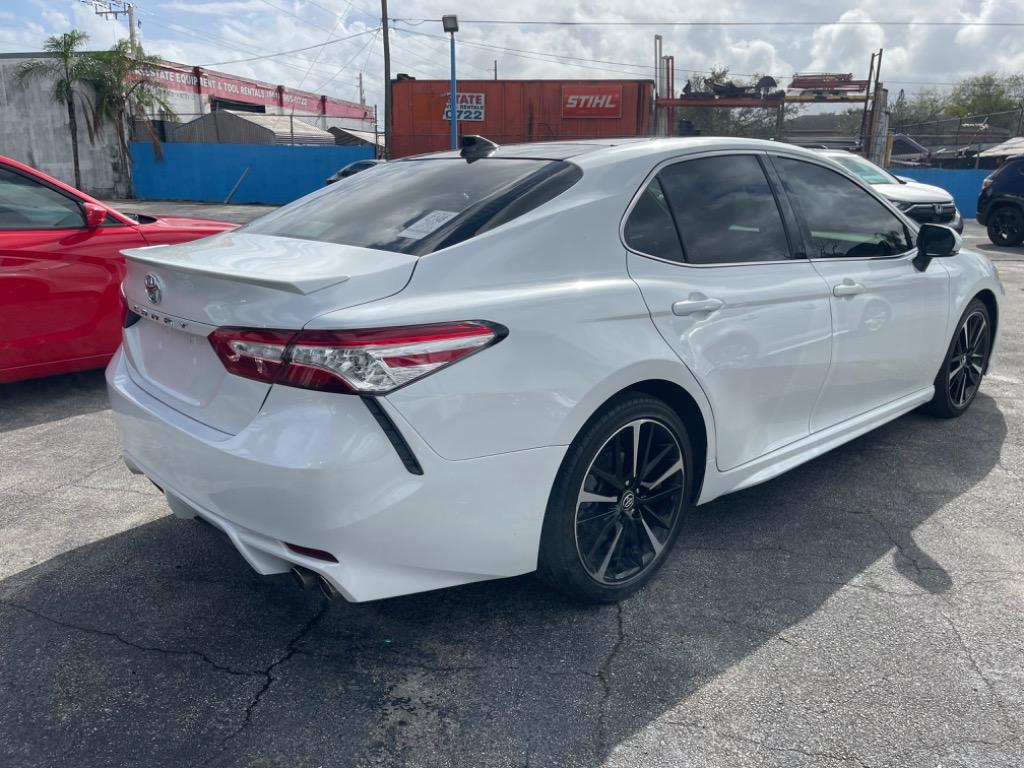 2020 Toyota Camry XSE photo 3