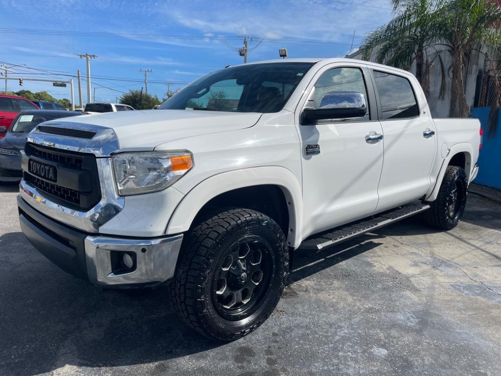 Toyota Tundra's photo